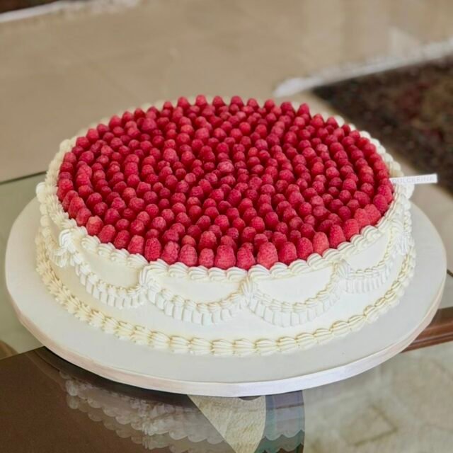 Pastel royale de frambuesa