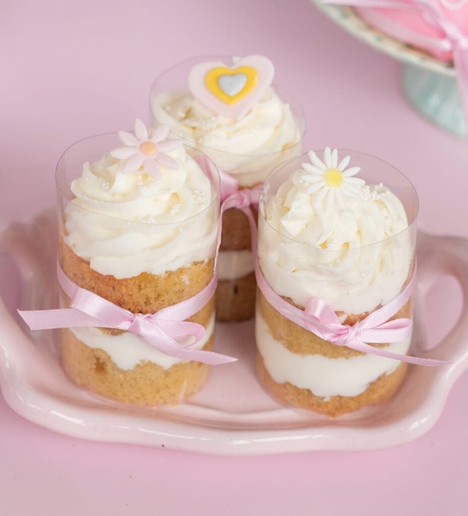 Mini naked cakes
