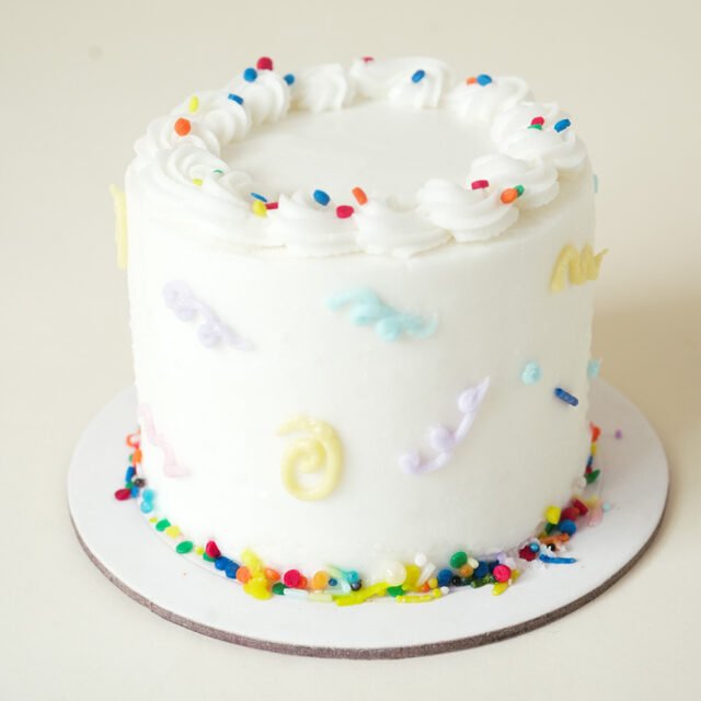 Mini pastel con chispitas de colores